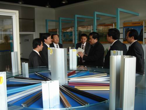 山东临朐县党政代表团到我公司考察