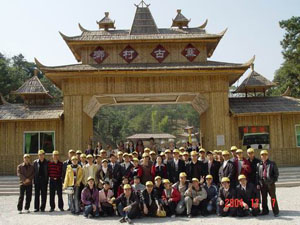 公司组织员工加入清远一日游